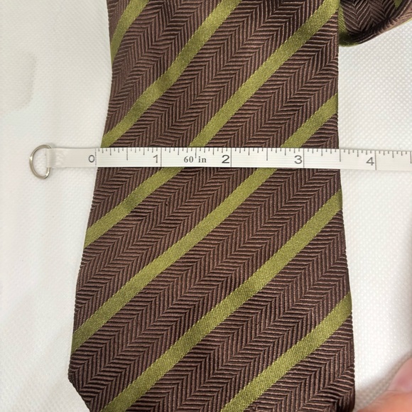Banana Republic brown and green striped tie 100% silk Made - Picture 6 of 6